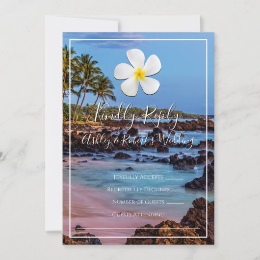 White Plumeria Flower with Tropical Beach, RSVP Kaart (Voorkant)