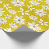 White Poinsettias Red Accents Bright Golden Yellow Cadeaupapier (Hoek)