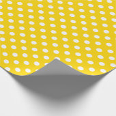 White Polka Dot on Golden Yellow Medium Space Cadeaupapier (Hoek)