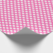 White Polka Dot on Pink Wrapping Paper Cadeaupapier (Hoek)