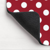 White Polka Dots on Crimson Red Muismat (Hoek)