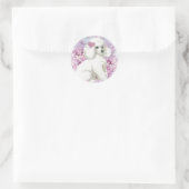 White Poodle in de Lilacs Art en Gifts Ronde Sticker (Tas)