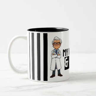 White Prison Stripe cartoon grumpy senior doctor Tweekleurige Koffiemok