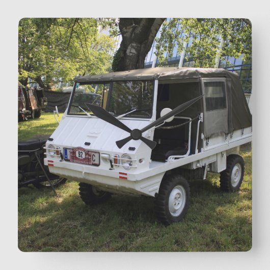White Puch Haflinger Vierkante Klok (Voorkant)