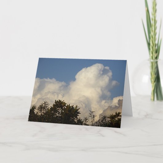 White Puffy Clouds over Treetops Background Kaart (Voorkant)