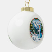 White Rabbit en Sneeuwmeisje in Winter Woodland Keramische Bal Ornament (Links)