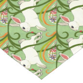 White Rabbit on Green Tiled Home Decor Korte Tafelloper (Hoek)