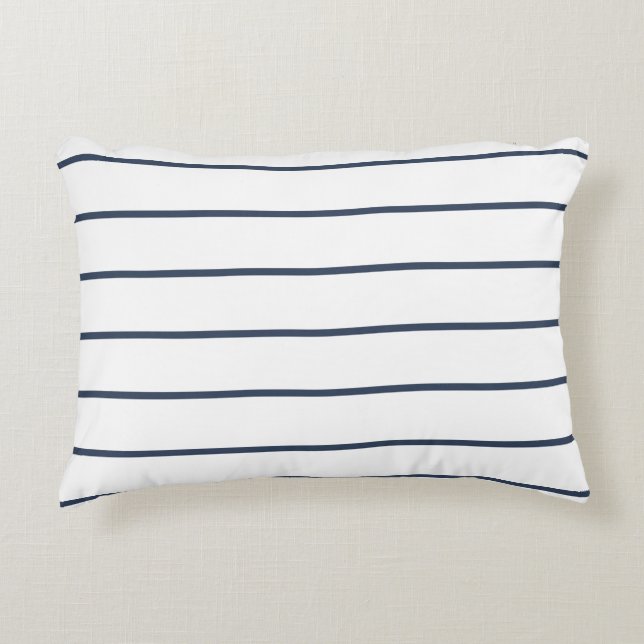 White Rectangular Accent Pillow with Blue Stripes Kussen (Voorkant)