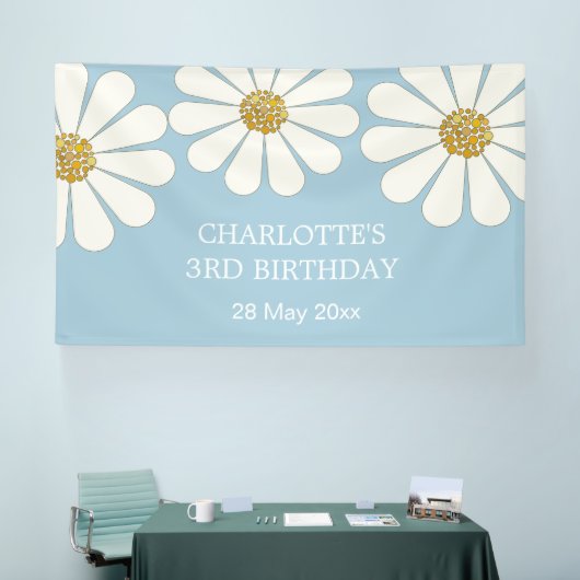 White Retro Modern Daisy Flower Custom Birthday Spandoek (Beurs)