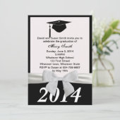 White Ribbon Afstuderen Invitation Kaart (Staand voorkant)