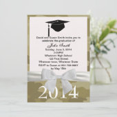 White Ribbon and Camouflage Afstuderen Invitation Kaart (Staand voorkant)