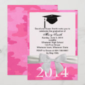 White Ribbon Pink Camouflage Afstuderen Uitnodigin Kaart (Voorkant / Achterkant)