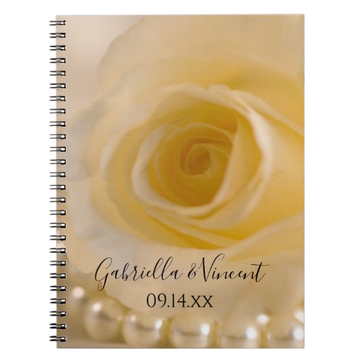 White Rose and Pearls Wedding Guest Book Notitieboek (Voorkant)