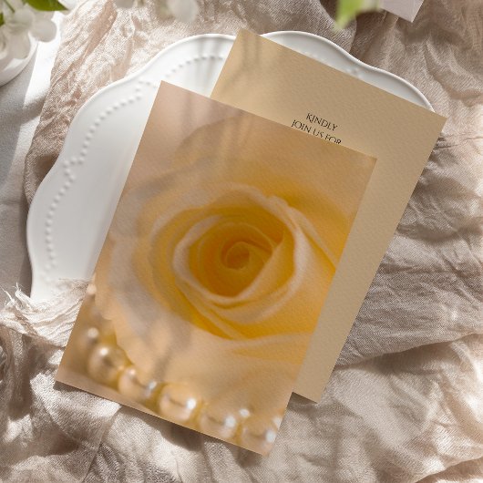 White Rose and Pearls Wedding Kaart