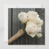 White Rose Bouquet & Barnwood Wedding Invite Kaart (Voorkant)