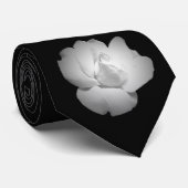 White Rose Bud op zwart Stropdas (Opgerold)