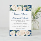 White Rose Floral on Navy Blue Wedding Kaart (Staand voorkant)