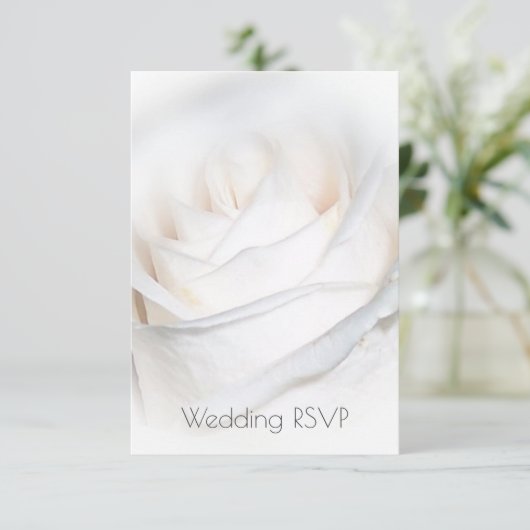 White Rose gepersonaliseerde bruiloft RSVP Kaartje (Staand voorkant)