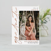 White Rose Gold Calligraphy Photo Afstuderen Folie Folie Uitnodiging (Staand Voorkant)