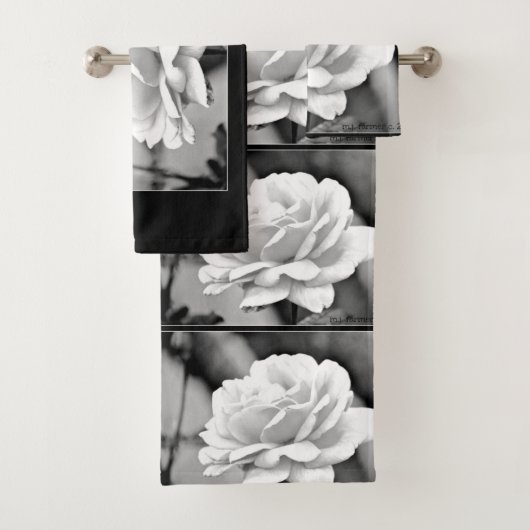 White Rose on Black Bathroom Towels Bad Handdoek (Insitu)