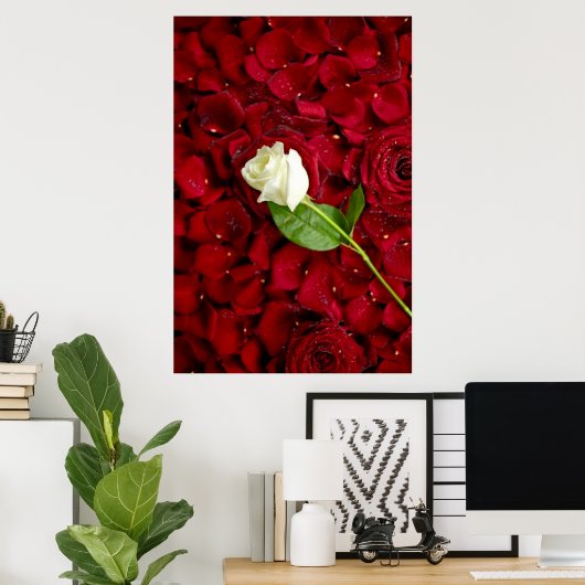 White Rose on Red Petals Poster (Thuiskantoor)