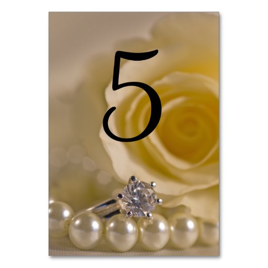 White Rose, Ring and Pearls Wedding Table Numbers Kaart (Achterkant)