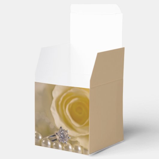 White Rose, Verloving Ring and Pearls Wedding Bedankdoosjes (Geopend)