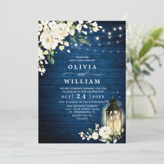 White Roses Blue Wood Lantern Wedding QR code Kaart (Staand voorkant)