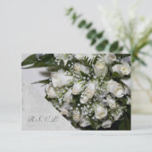 White Roses Bouquet Wedding RSVP Kaartje (Staand voorkant)