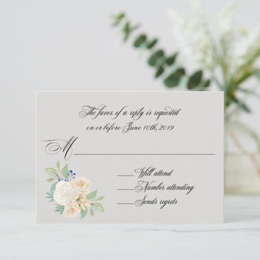 White Roses Elegant Floral Wedding RSVP (Staand voorkant)