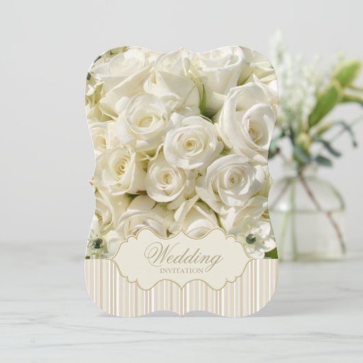 White Roses Elegant Wedding Invitation Kaart (Staand voorkant)