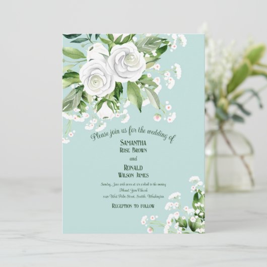 White Roses en Baby's Breath op Bleke Blauwe Bruil Kaart (Staand voorkant)