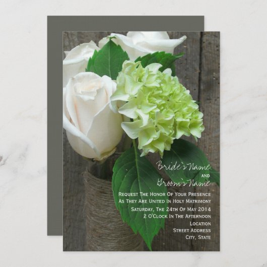 White Roses & Hydrangeas Rustic Barn Wood Wedding Kaart (Voorkant / Achterkant)