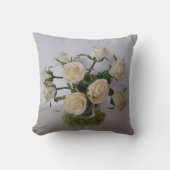 WHITE ROSES IN A GREEN VASE KUSSEN (Voorkant)