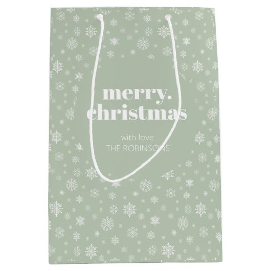 White Sage Green Merry Christmas Snowflake Patroon Medium Cadeauzakje (Voorkant)