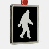 White Sasquatch Silhouette voor donkere achtergron Metalen Ornament (Rechts)