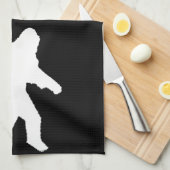 White Sasquatch Silhouette voor donkere achtergron Theedoek (Quarter Fold)