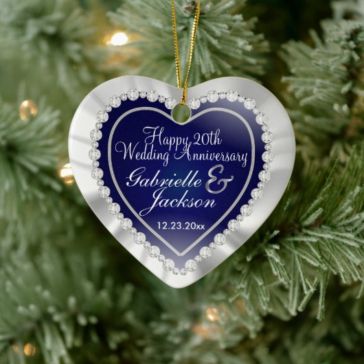 White Satin & Diamonds Wedding Keepslag |Navy Blue Keramisch Ornament (Boom)