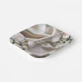 White Satin with Roses and Peony Wedding Papieren Bordje (Gebogen)