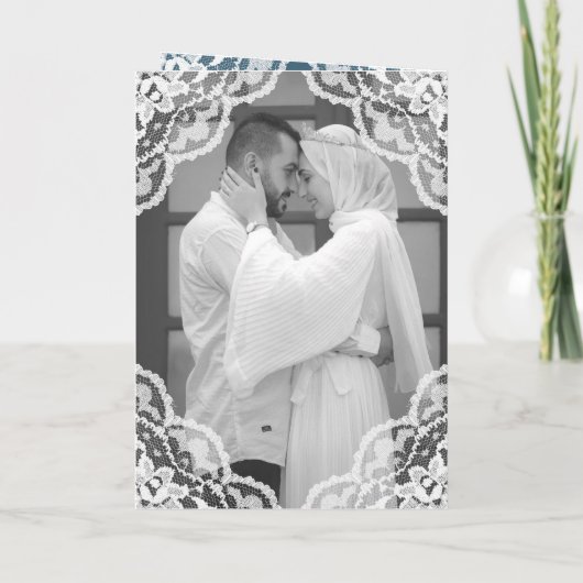 White Scalloped Lace Blue Muslim Weduwfoto (Achterkant)