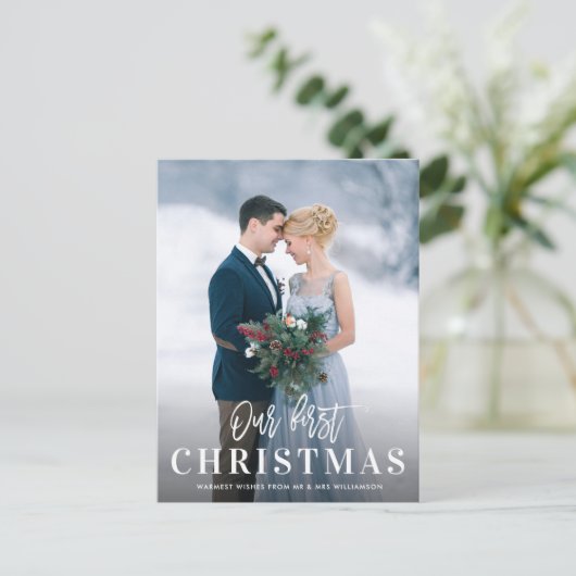 White script Eerste kerst bruiloft aankondiging Briefkaart (Staand voorkant)