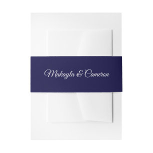 White Script on Navy Blue Elegant Simple Wedding Uitnodigingen Wikkel
