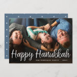 White Script Overlay Happy Hanukkah Volledige foto Feestdagenkaart<br><div class="desc">De elegante en feestelijke Hanukkah-fotokaart kenmerkt "Happy Hanukkah" in handgeschreven stijl casual witte scripttypografie. Pas aan met je familienaam en het jaar onderaan.</div>