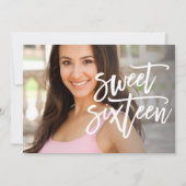 White Script Sweet Sixteen Fotodag uitnodiging (Voorkant)