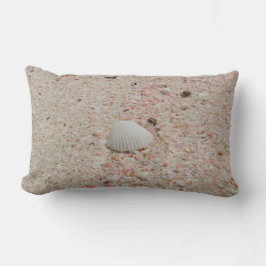 White Seashell and Pink Sand Beach Pillow Kussen