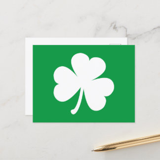 White Shamrock on Irish Green St Patrick's Day Briefkaart