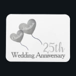 White & Silver 25th bruiloft cadeau Magneet<br><div class="desc">Gepersonaliseerde cadeaumagneet ter gelegenheid van de 25e trouwdag in wit met zilveren hartballonnen. Elke ballon kan worden aangepast aan de namen van de man en de vrouw die hun zilveren trouwdag vieren. De verjaardag kan ook worden gewijzigd zoals gewenst. Het perfecte moderne geschenk voor vrienden of ouders die vijfentwintig prachtige...</div>