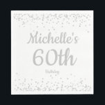 White Silver Glitter Women's 60th Birthday Servet<br><div class="desc">Elegant en modern wit met zilveren glitter's 60ste verjaardagsfeestje papier servetten gepersonaliseerd met een naam en leeftijd. Alle tekst kan worden aangepast.</div>