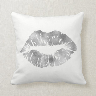 White Silver Grey Glitter Kiss Lips Makeup Minimum Kussen