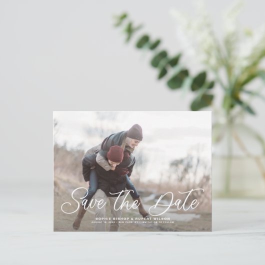 White Simple Calligraphy Save the Date Photo Aankondigingskaart (Staand voorkant)